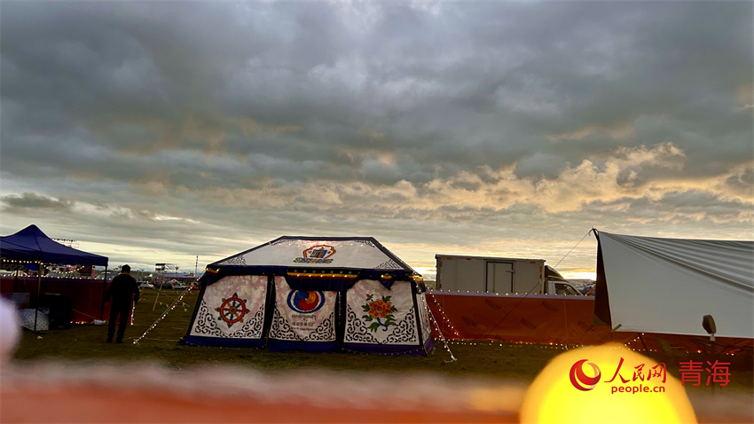 民族風(fēng)情帳篷。人民網(wǎng) 陳明菊攝