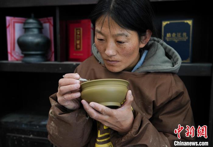 探訪四川壤塘格瑪熱藏陶技藝