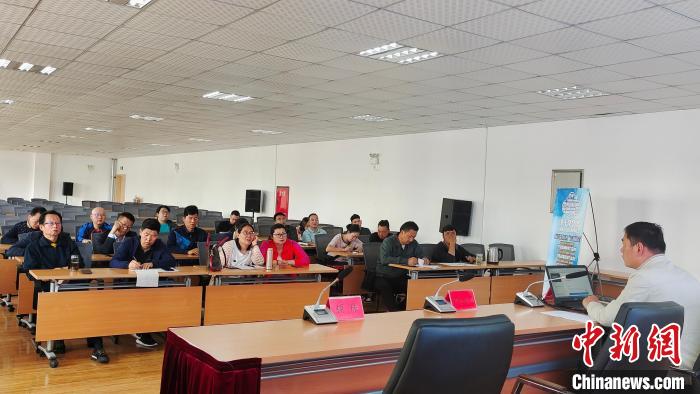圖為培訓(xùn)會(huì)現(xiàn)場(chǎng)?！∝暽＠?攝