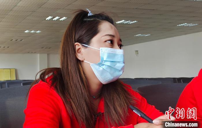 圖為西藏自治區(qū)運(yùn)動(dòng)員聽(tīng)培訓(xùn)講座?！∝暽＠?攝