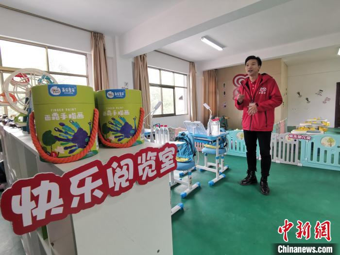 拉薩市堆龍德慶區(qū)幫普村的“心路文化空間”設(shè)有舒適的閱覽室。　趙延 攝