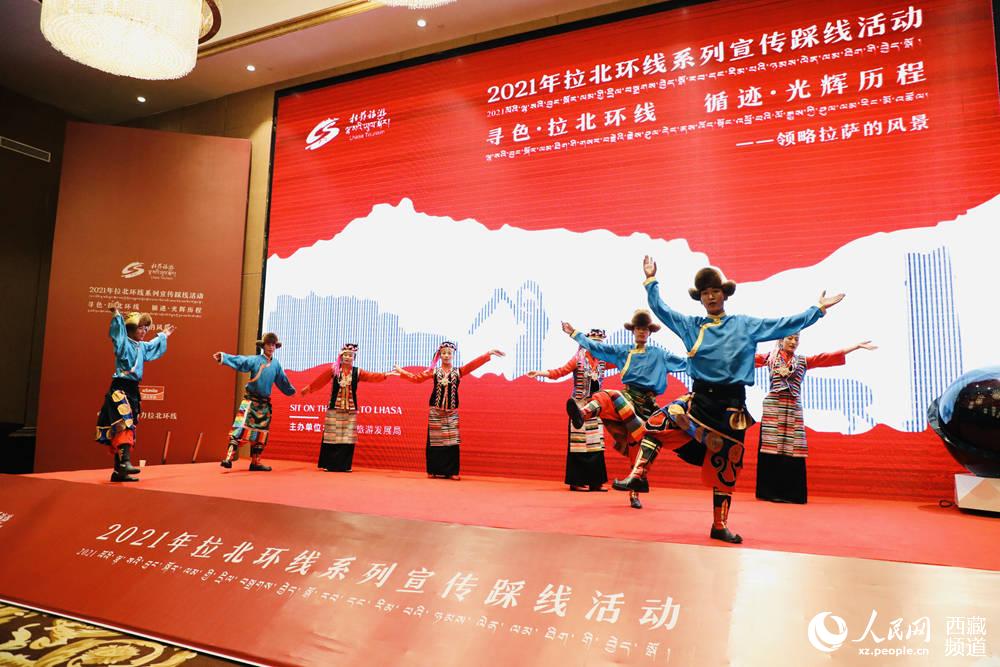 文藝表演。人民網(wǎng) 次仁羅布攝