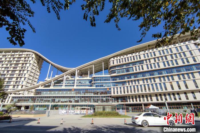 圖為西藏自治區(qū)婦產(chǎn)兒童醫(yī)院，該院填補了西藏沒有省級兒童醫(yī)院(婦幼保健院)的空白?！〗w波 攝