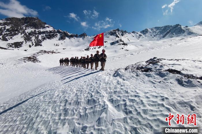巡邊途中。　旦增晉美 攝