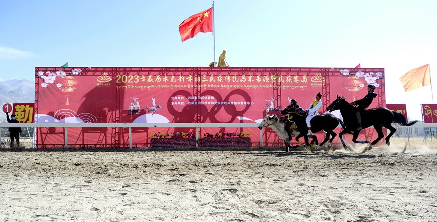 藏歷新年，精彩的馬術(shù)表演。潘多攝