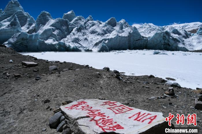 普瑪江塘邊境派出所民輔警巡邏標(biāo)記?！〗w波 攝