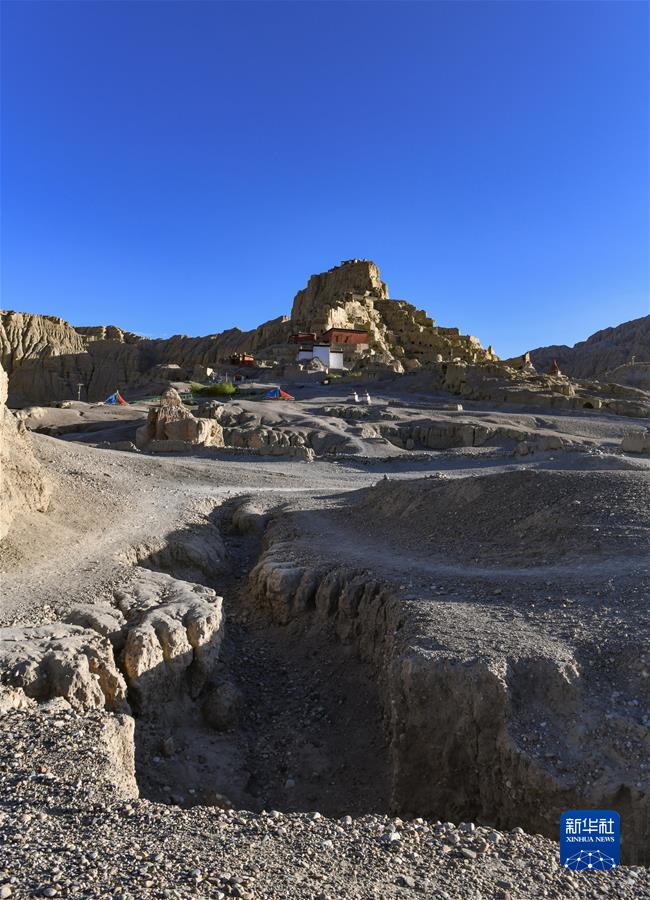 (新華全媒+)(12)國(guó)道之行 從雪山奔向大海丨古格落日