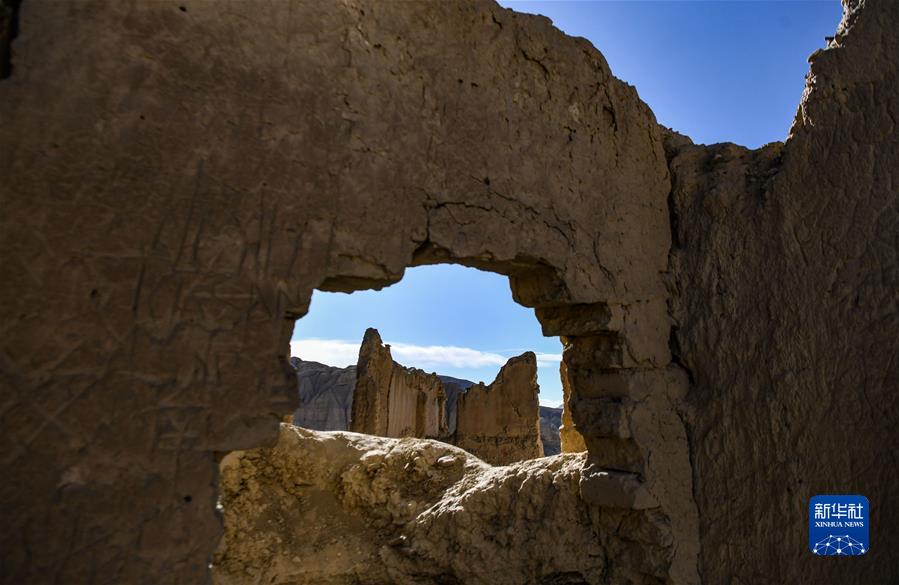 (新華全媒+)(10)國(guó)道之行 從雪山奔向大海丨古格落日