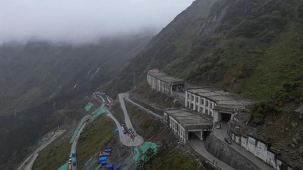 幾代建設(shè)者，歷經(jīng)半個多世紀(jì)完成！這是一條怎樣的公路？