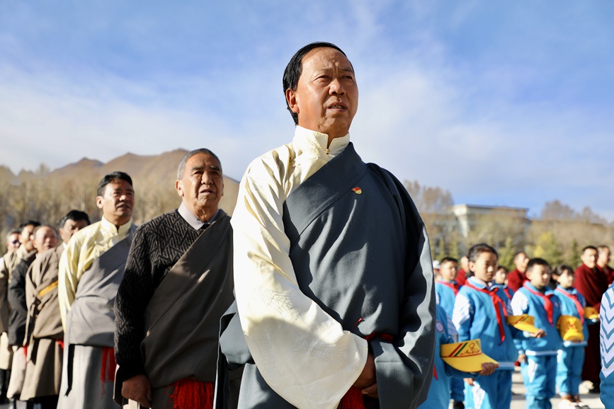 “升國(guó)旗、唱國(guó)歌”儀式現(xiàn)場(chǎng)。