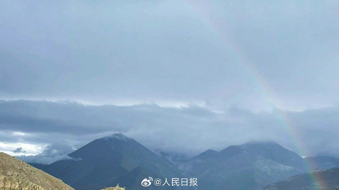 接好運(yùn)！青藏高原現(xiàn)巨大彩虹橋