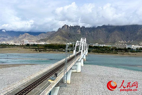 拉薩河特大橋。張敏穎 攝