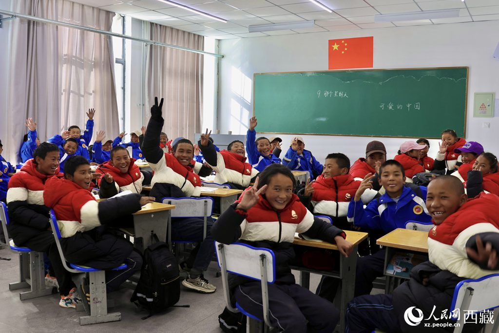 安置在定日縣委黨校讀書的學生。人民日報記者 鮮敢攝