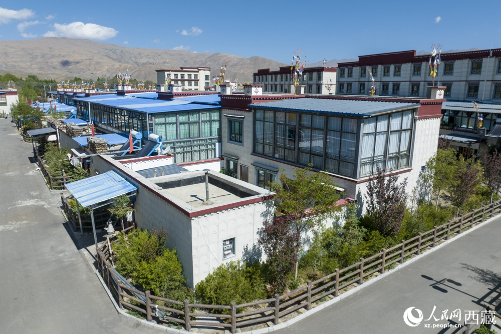 寬敞明亮的藏式民居。人民網(wǎng)記者 次仁羅布攝